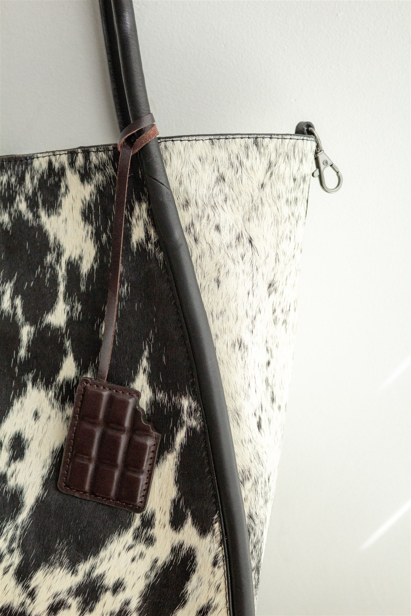 AURA COWHIDE