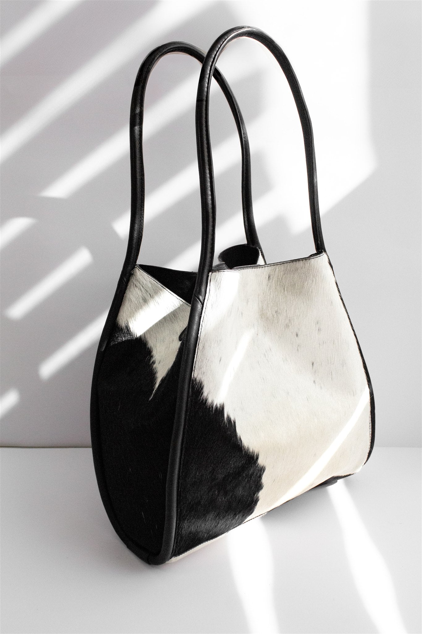 AURA COWHIDE BLACK&WHITE 05