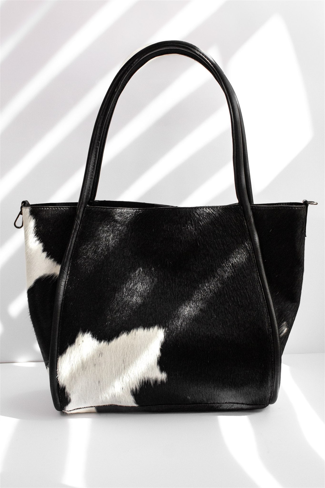 AURA COWHIDE BLACK&WHITE 06