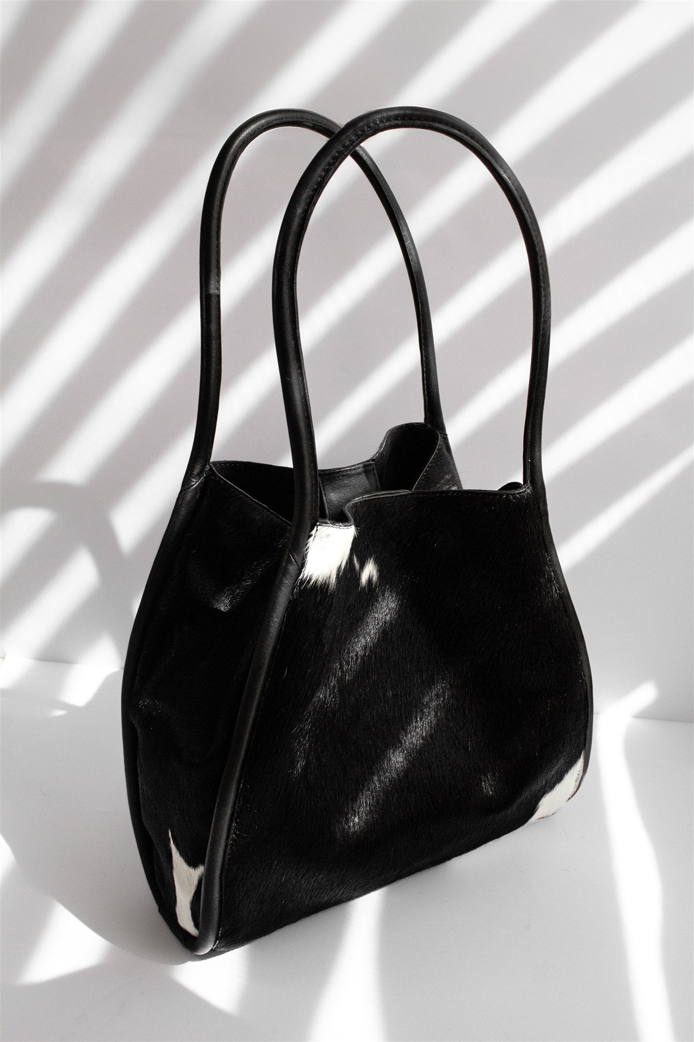 AURA COWHIDE BLACK&WHITE 07