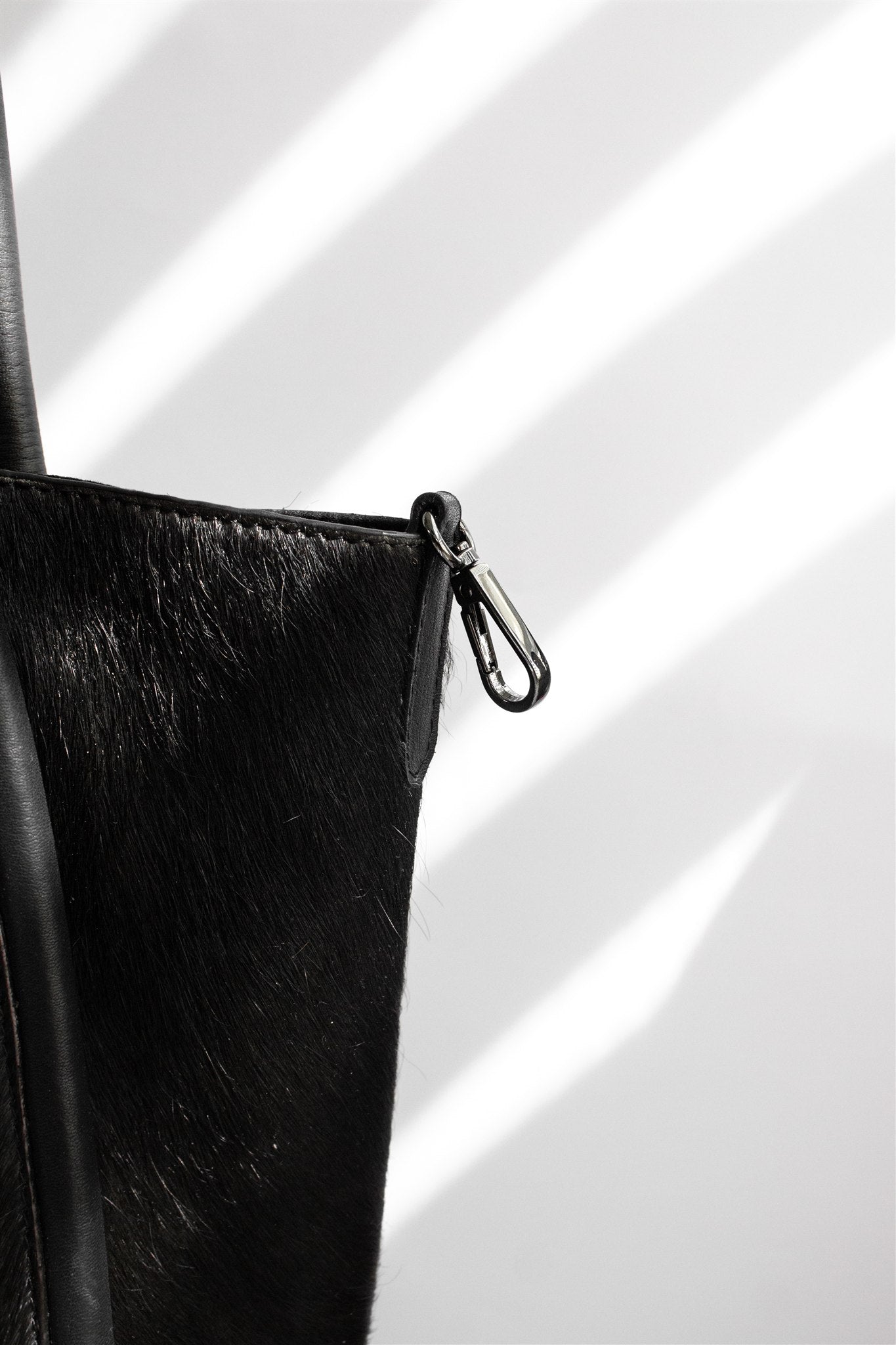 AURA COWHIDE FULL BLACK