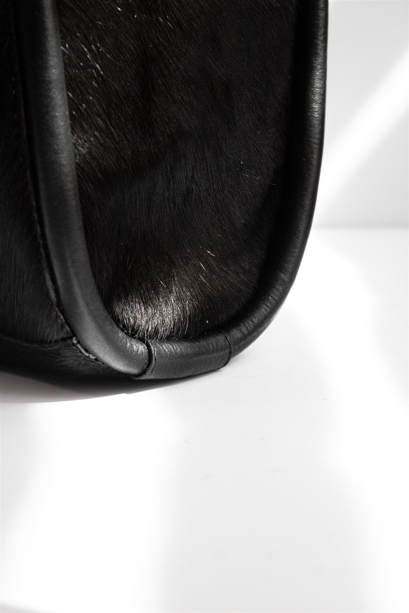 AURA COWHIDE FULL BLACK